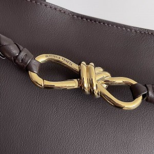 Bottega Veneta medium silky calf leather 32x25x11cm Bags