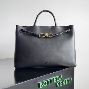 Bottega Veneta medium silky calf leather 32x25x11cm Bags