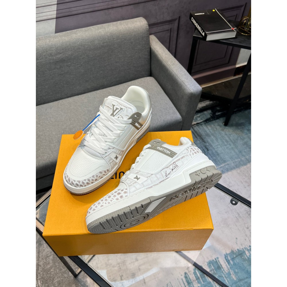 Lv sneakers 36-45 Shoes