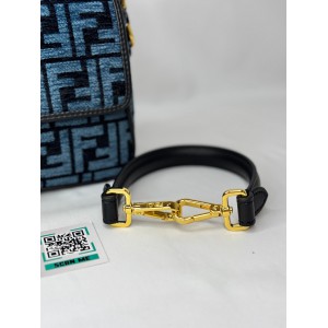 Fendi baguette 27x15cm Bags