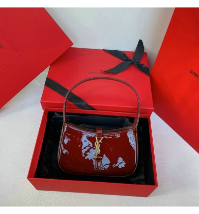 Ysl le 5 a 7 in patent leather 19 x 11.5 x 4.5 cm