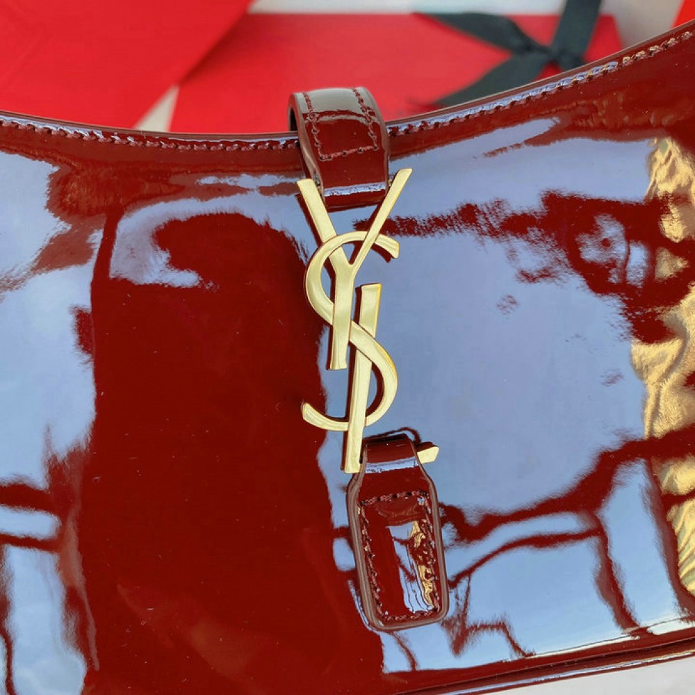 Ysl le 5 a 7 in patent leather 19 x 11.5 x 4.5 cm Bags