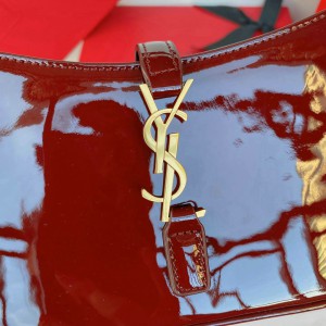Ysl le 5 a 7 in patent leather 19 x 11.5 x 4.5 cm Bags