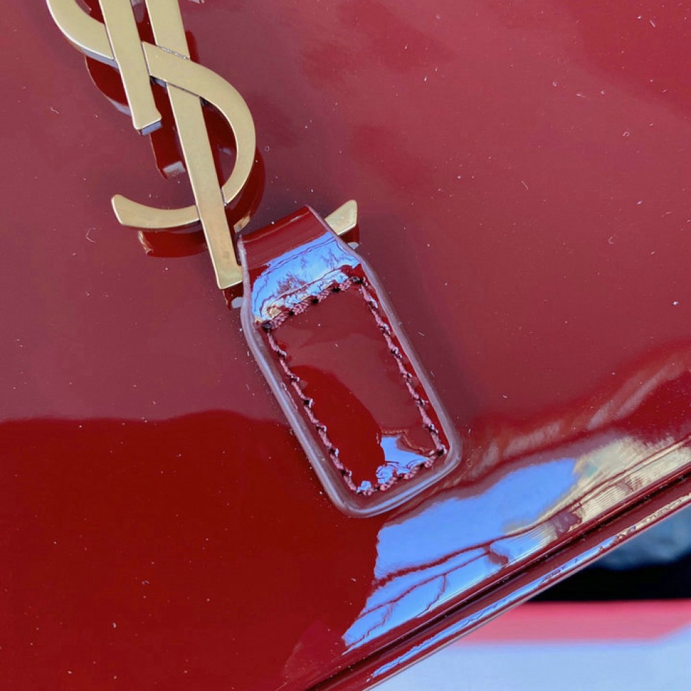 Ysl le 5 a 7 in patent leather 19 x 11.5 x 4.5 cm Bags