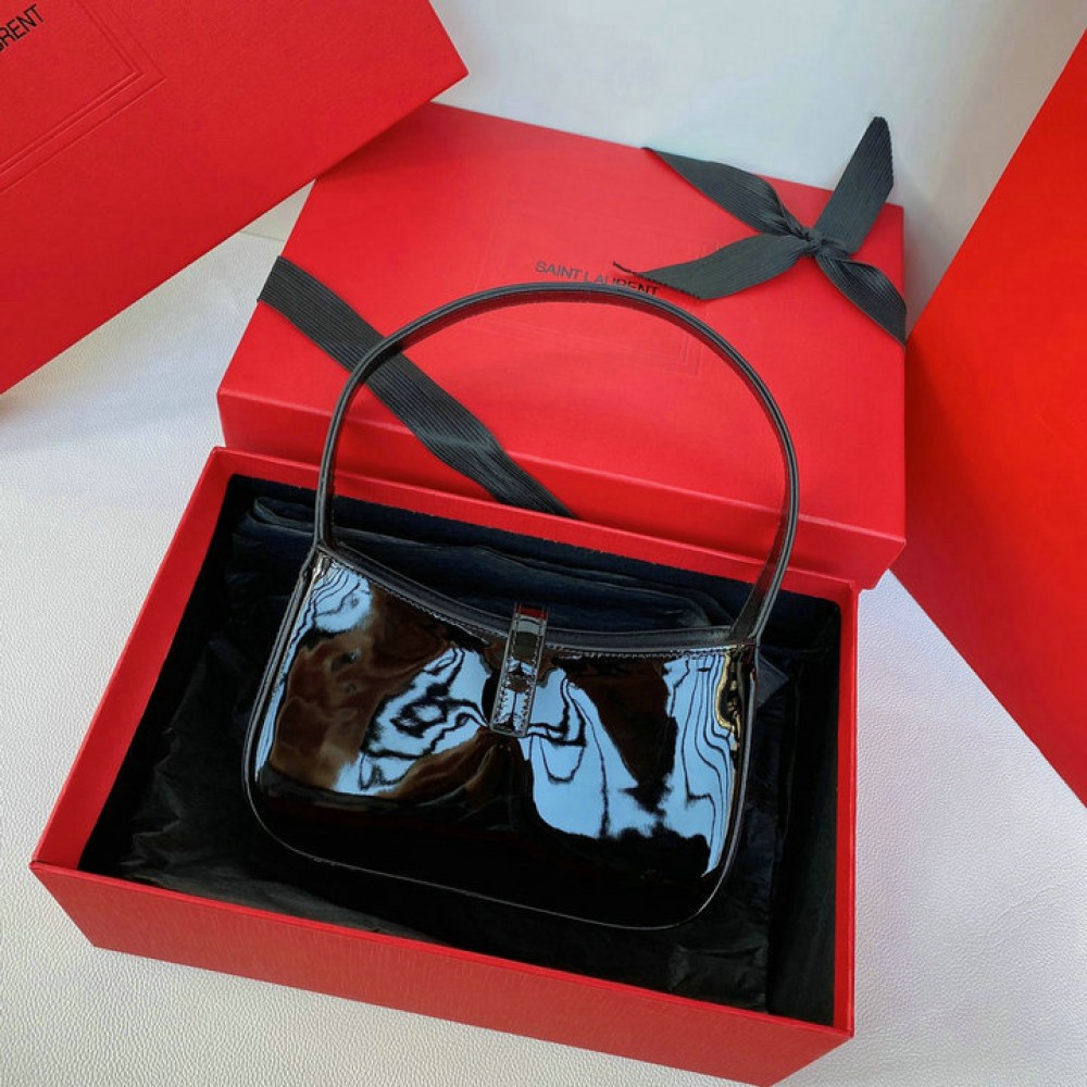 Ysl le 5 a 7 in patent leather 19 x 11.5 x 4.5 cm Bags