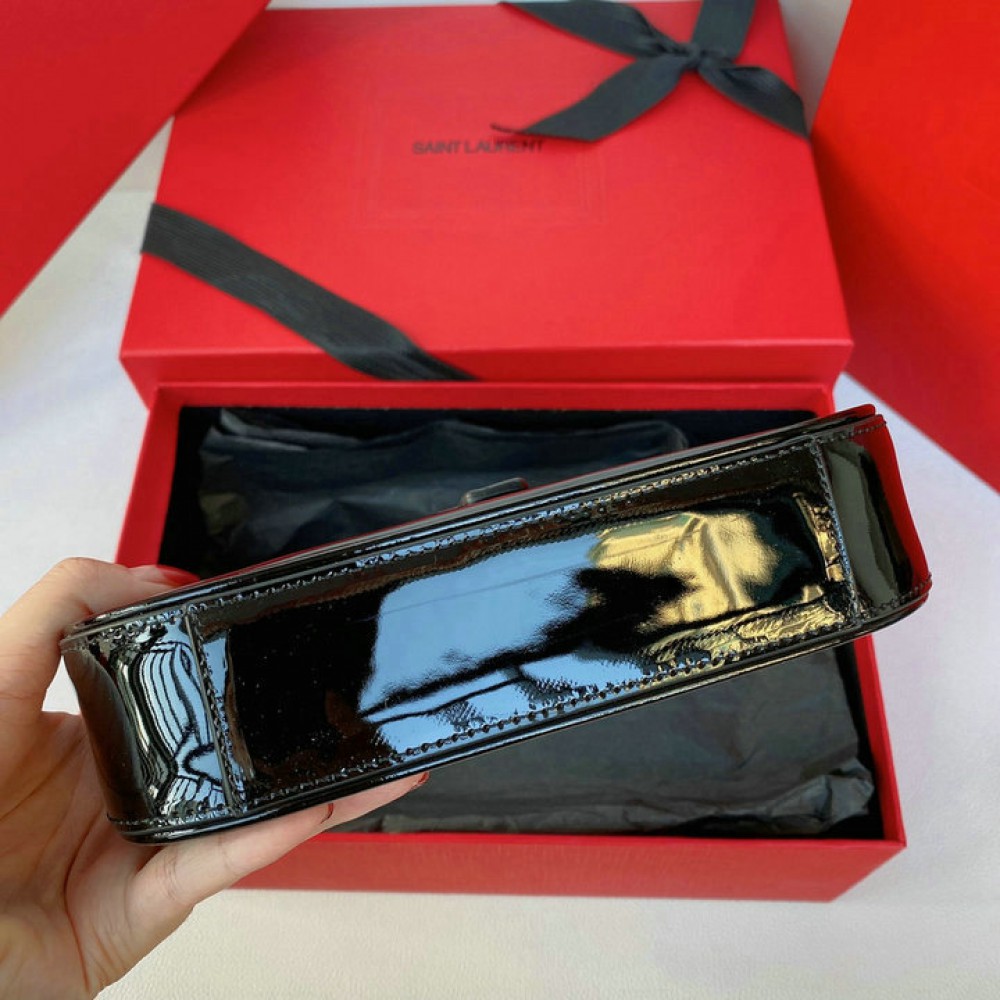 Ysl le 5 a 7 in patent leather 19 x 11.5 x 4.5 cm Bags