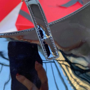 Ysl le 5 a 7 in patent leather 19 x 11.5 x 4.5 cm Bags