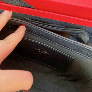 Ysl le 5 a 7 in patent leather 19 x 11.5 x 4.5 cm Bags