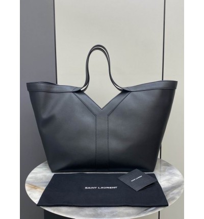 Ysl Y tote in leather 37 X 32 X 7–22 CM