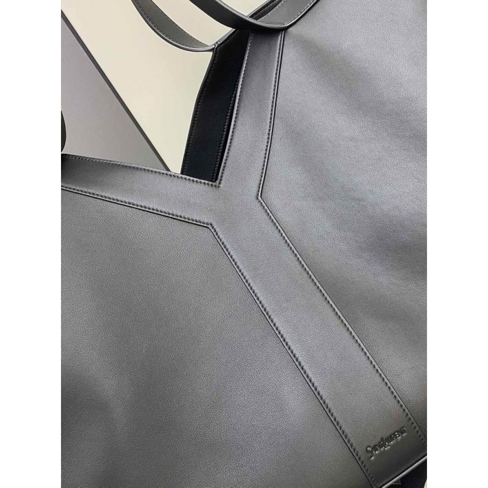 Ysl Y tote in leather 37 X 32 X 7–22 CM Bags