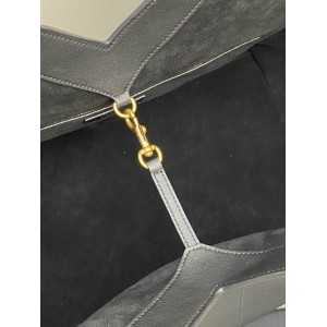 Ysl Y tote in leather 37 X 32 X 7–22 CM Bags