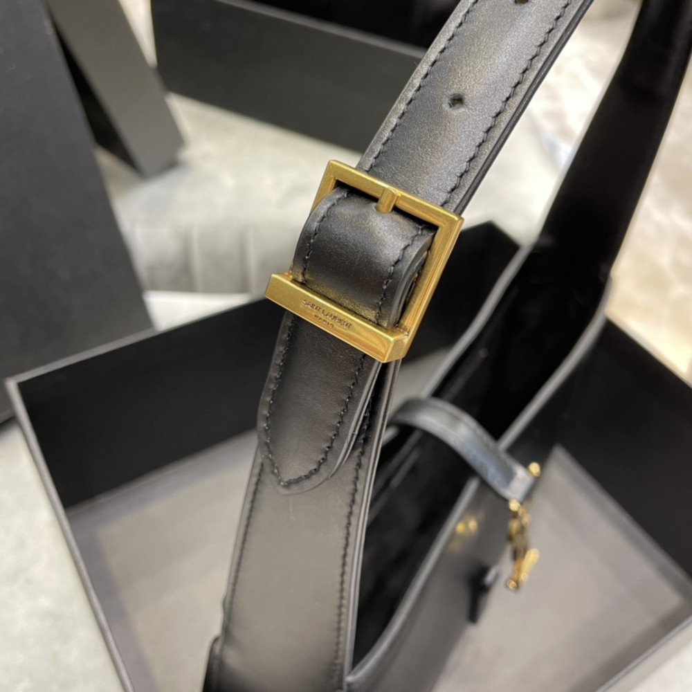 ysl le 5 a 7 23x16cm black Bags