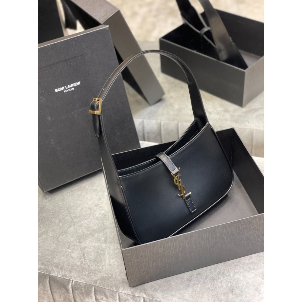 ysl le 5 a 7 23x16cm black Bags