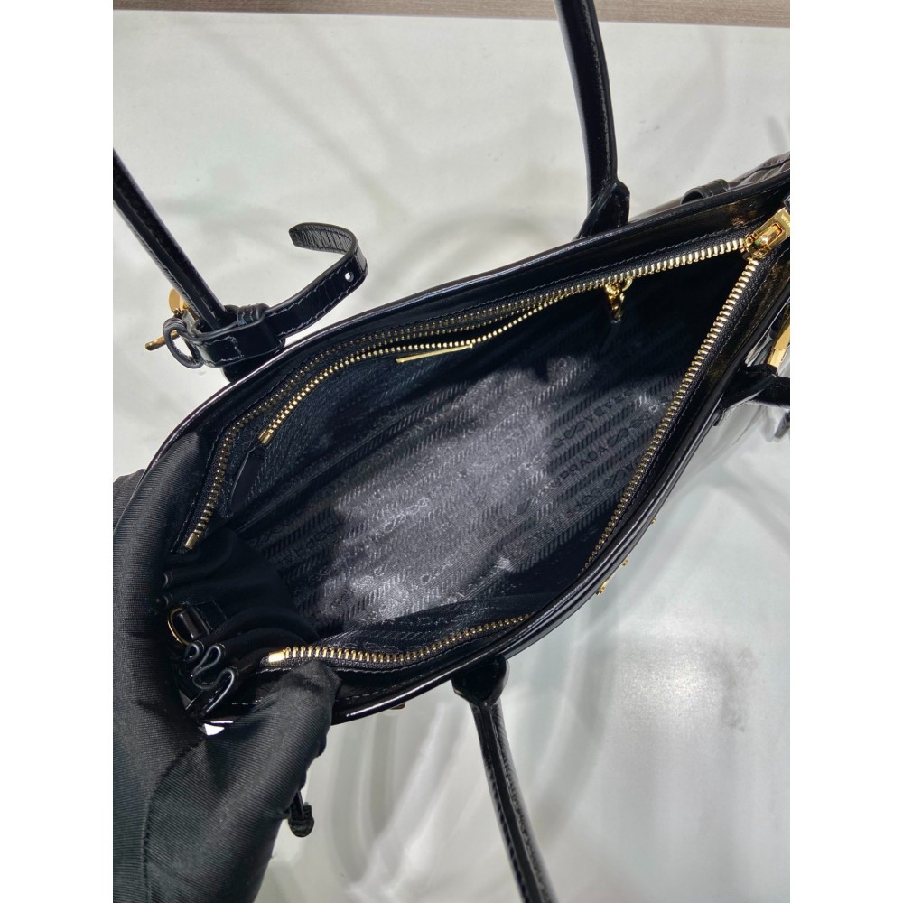 Prada leather handbag 32x15.5x12cm Bags