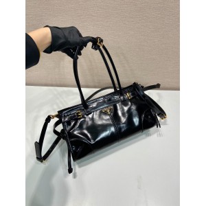 Prada leather handbag 32x15.5x12cm Bags