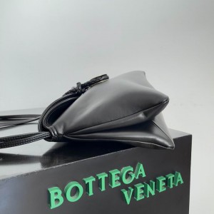 Bottega veneta medium Liberta 35x23x6cm Bags