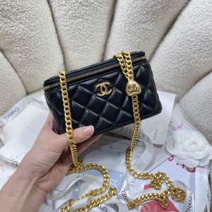 Chanel vanity bag 9.5x18x8cm Bags