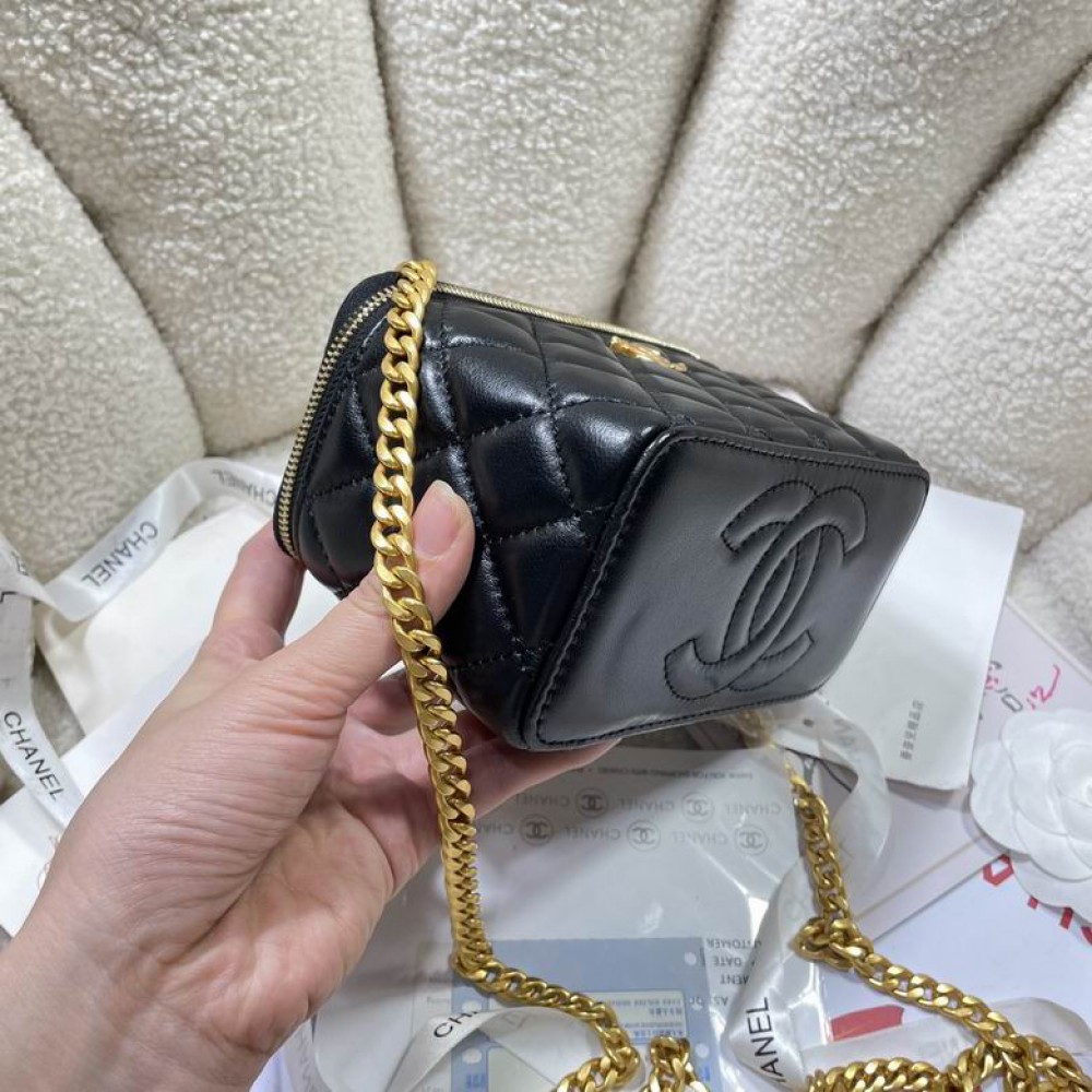 Chanel vanity bag 9.5x18x8cm Bags