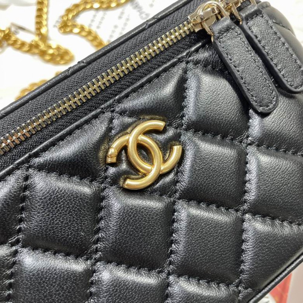 Chanel vanity bag 9.5x18x8cm Bags