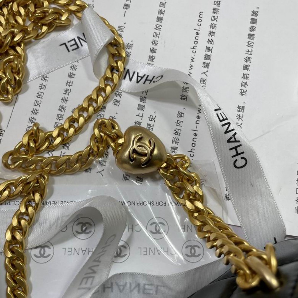 Chanel vanity bag 9.5x18x8cm Bags