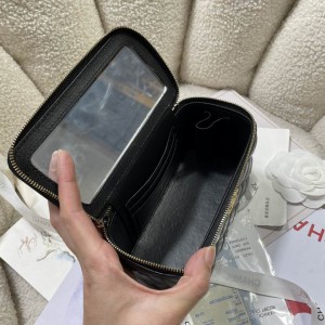Chanel vanity bag 9.5x18x8cm Bags