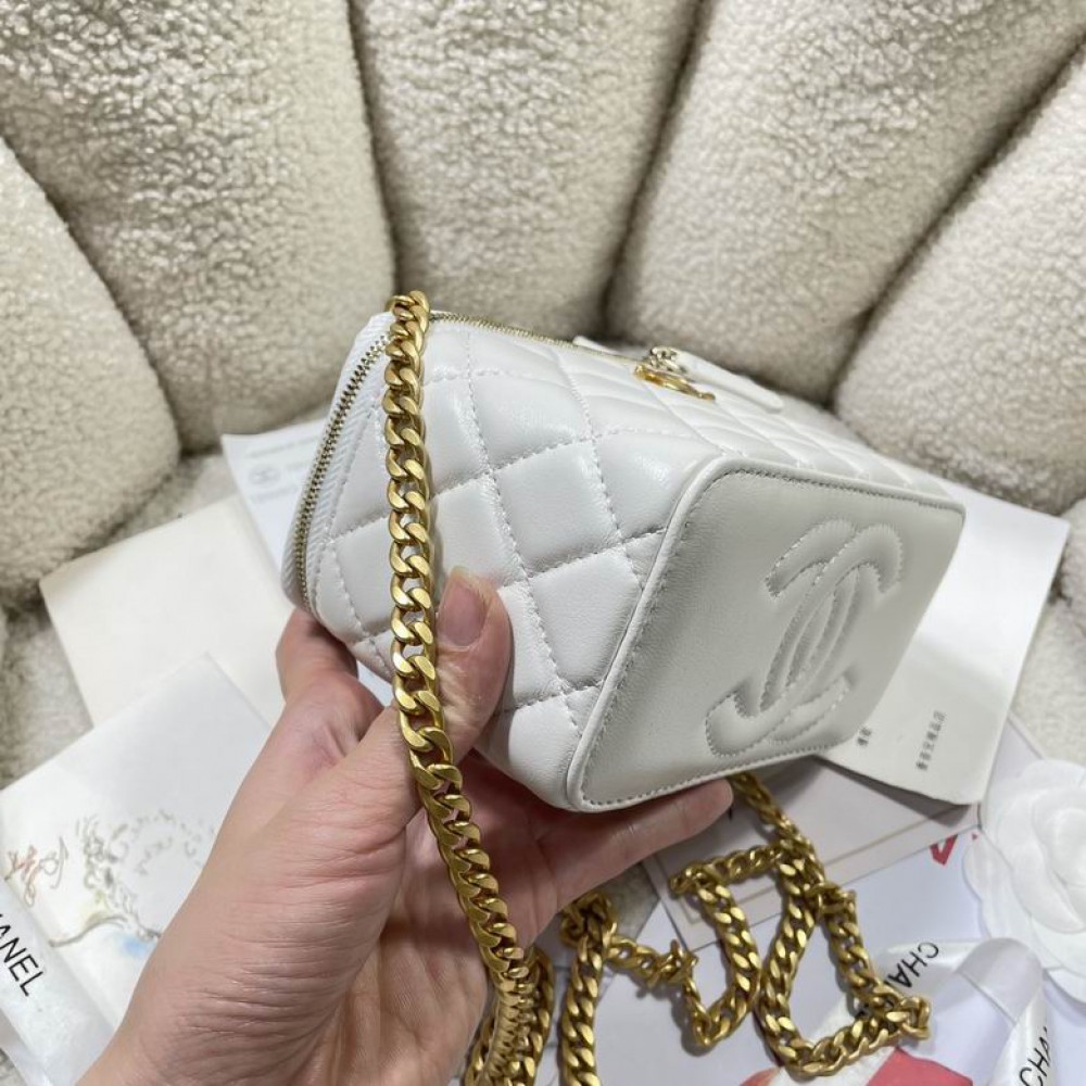Chanel vanity bag 9.5x18x8cm Bags