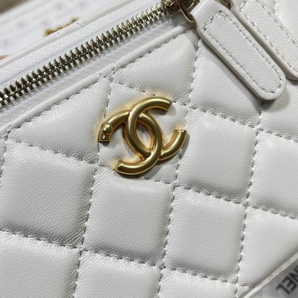 Chanel vanity bag 9.5x18x8cm Bags