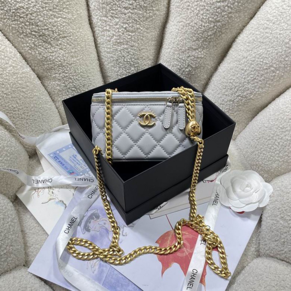Chanel vanity bag 9.5x18x8cm Bags