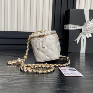 Chanel vanity bag 17x8.5x10cm Bags