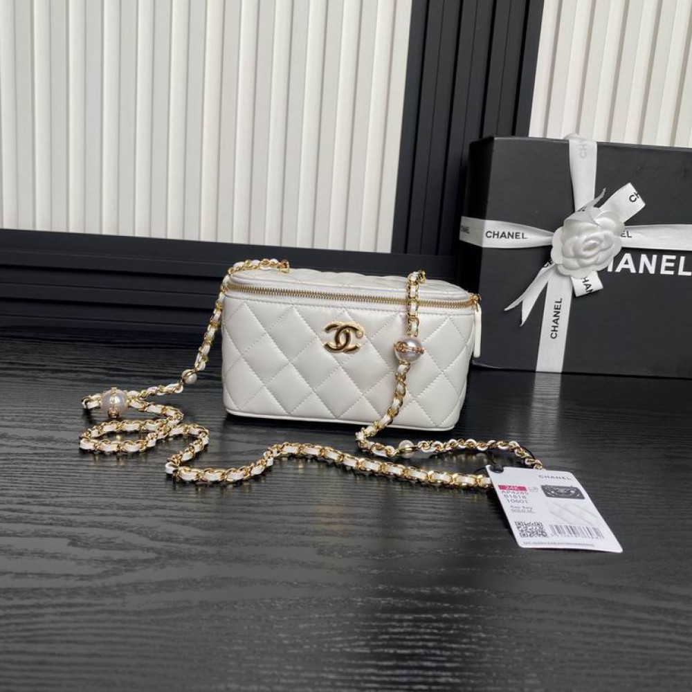 Chanel vanity bag 17x8.5x10cm Bags