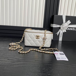 Chanel vanity bag 17x8.5x10cm Bags