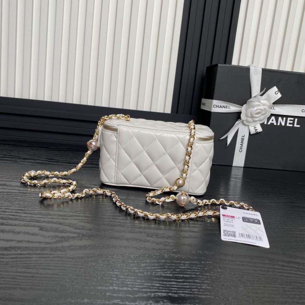 Chanel vanity bag 17x8.5x10cm Bags