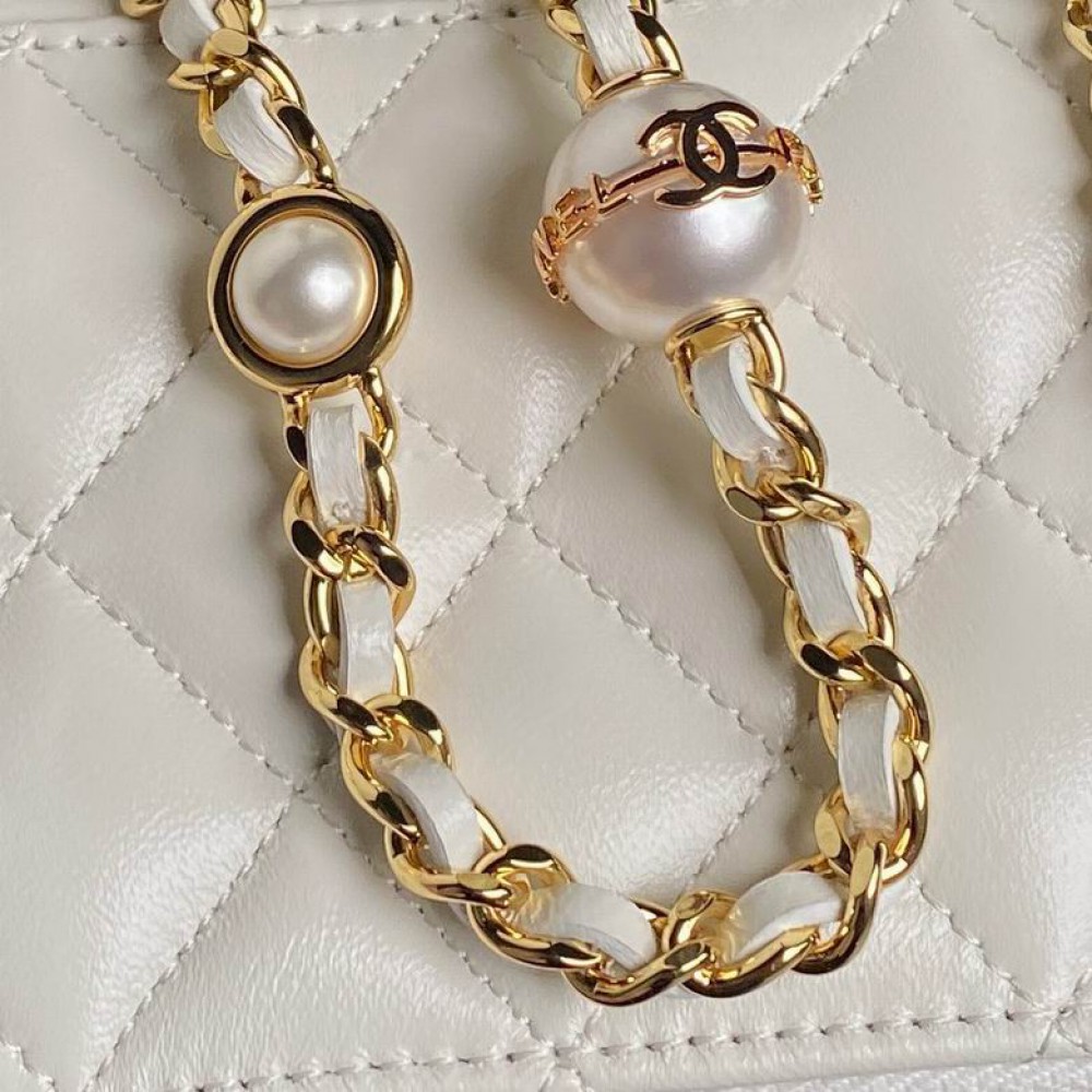 Chanel vanity bag 17x8.5x10cm Bags