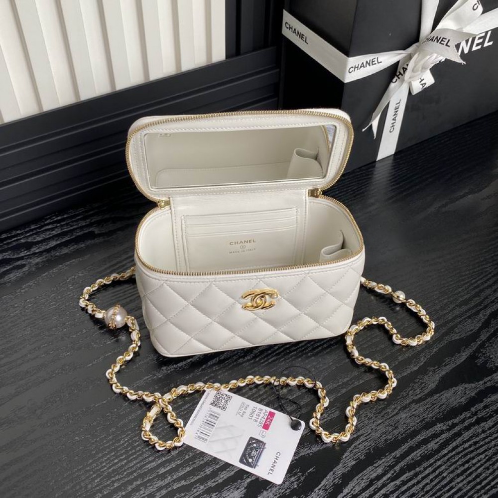 Chanel vanity bag 17x8.5x10cm Bags