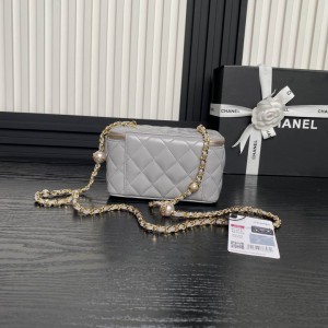 Chanel vanity bag 17x8.5x10cm Bags