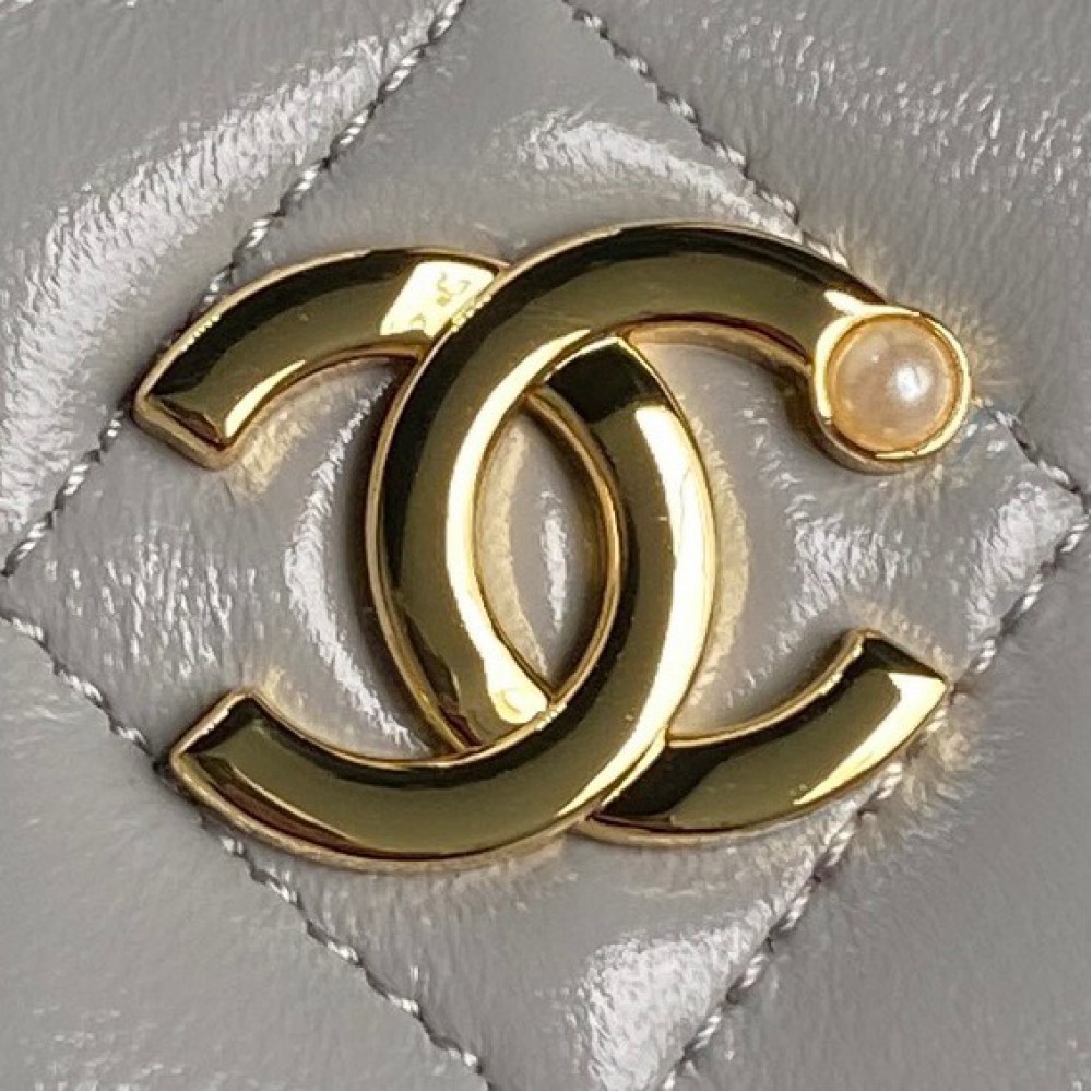 Chanel vanity bag 17x8.5x10cm Bags