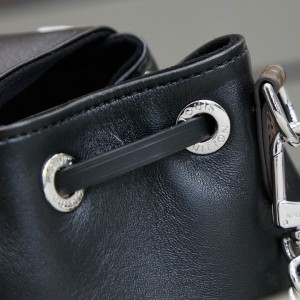 Lv Montsouris Vibe PM M12587 28 x 30 x 18 cm 