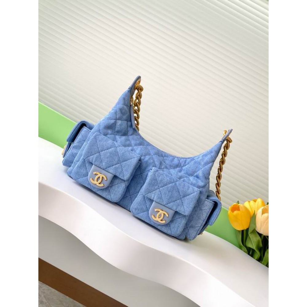 Chanel hobo large Washed Denim & Gold-Tone Metal Blue 22x31x15cm Bags