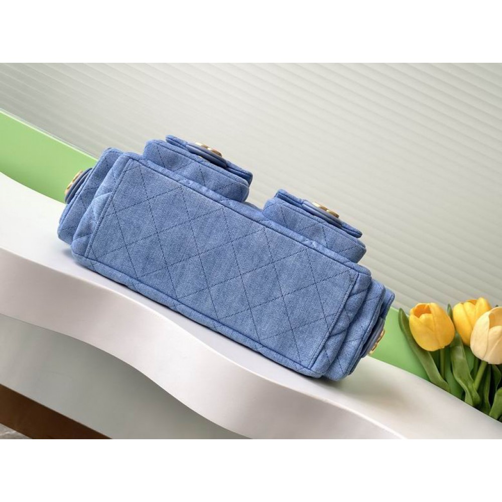 Chanel hobo large Washed Denim & Gold-Tone Metal Blue 22x31x15cm Bags