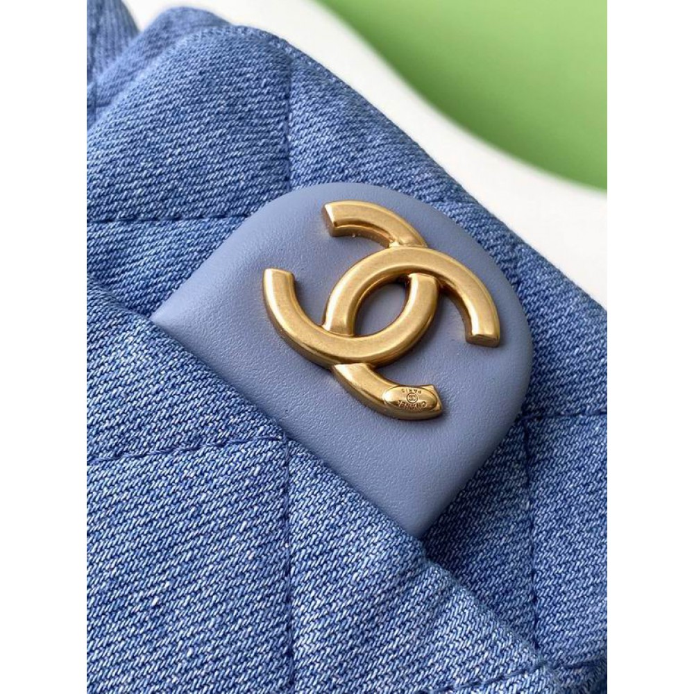 Chanel hobo large Washed Denim & Gold-Tone Metal Blue 22x31x15cm Bags