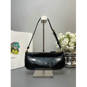 Prada Re-Edition 2002 patent leather shoulder bag 23.5x10x5cm Bags