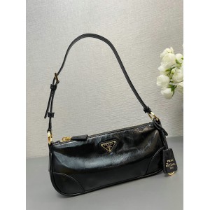 Prada Re-Edition 2002 patent leather shoulder bag 23.5x10x5cm Bags