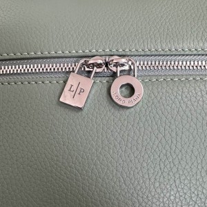 Loro Piana Extra Pocket L27 27x10x16cm 