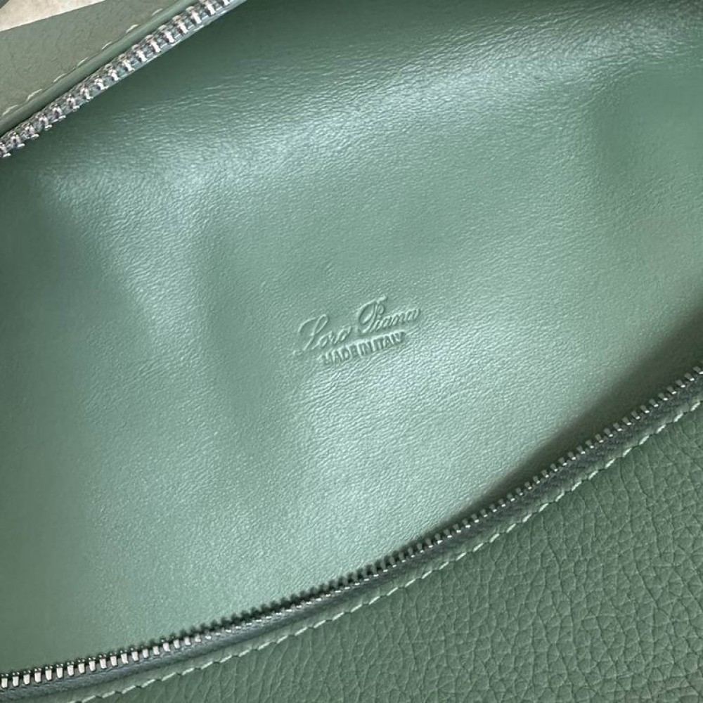 Loro Piana Extra Pocket L27 27x10x16cm 