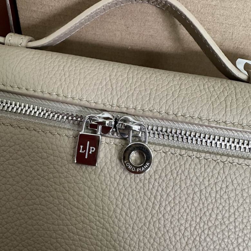 Loro Piana Extra Pocket L19 11 x 19 x 6,5 cm 