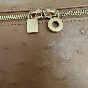 Loro Piana Extra Pocket L19 11 x 19 x 6,5 cm ostrich leather 