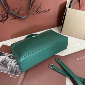 Loro Piana Extra Pocket L19 11 x 19 x 6,5 cm ostrich leather 