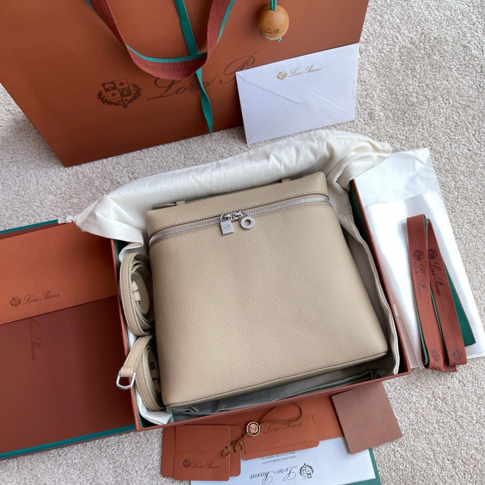 Loro Piana Extra Pocket backpack L23.5 23 x 21 x 8 cm 