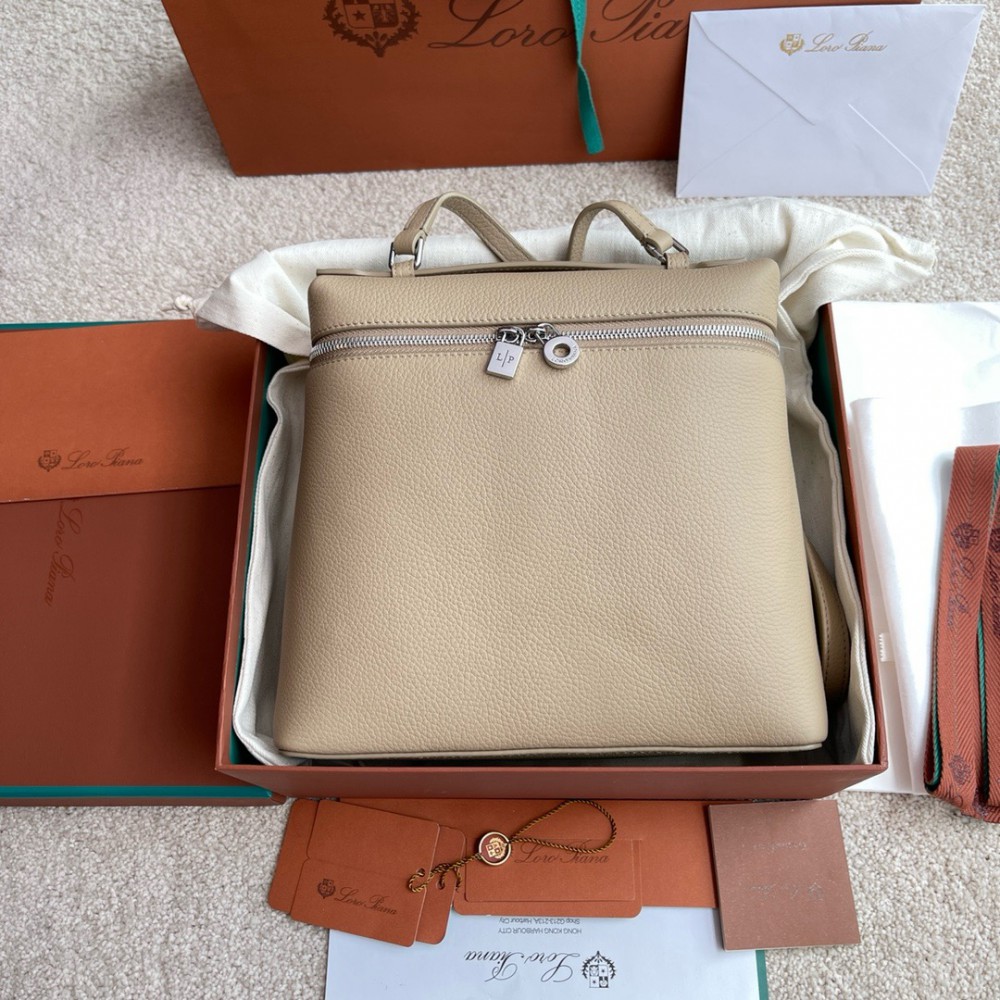 Loro Piana Extra Pocket backpack L23.5 23 x 21 x 8 cm 