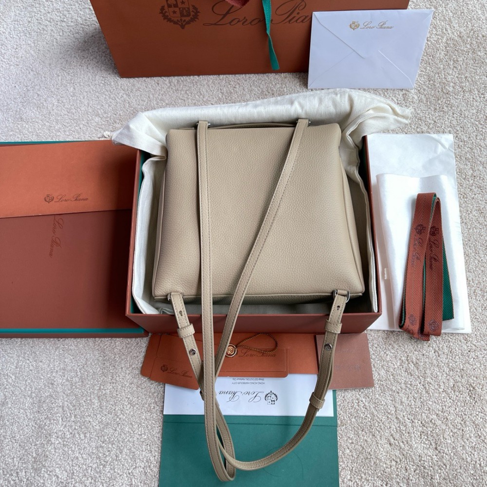 Loro Piana Extra Pocket backpack L23.5 23 x 21 x 8 cm 